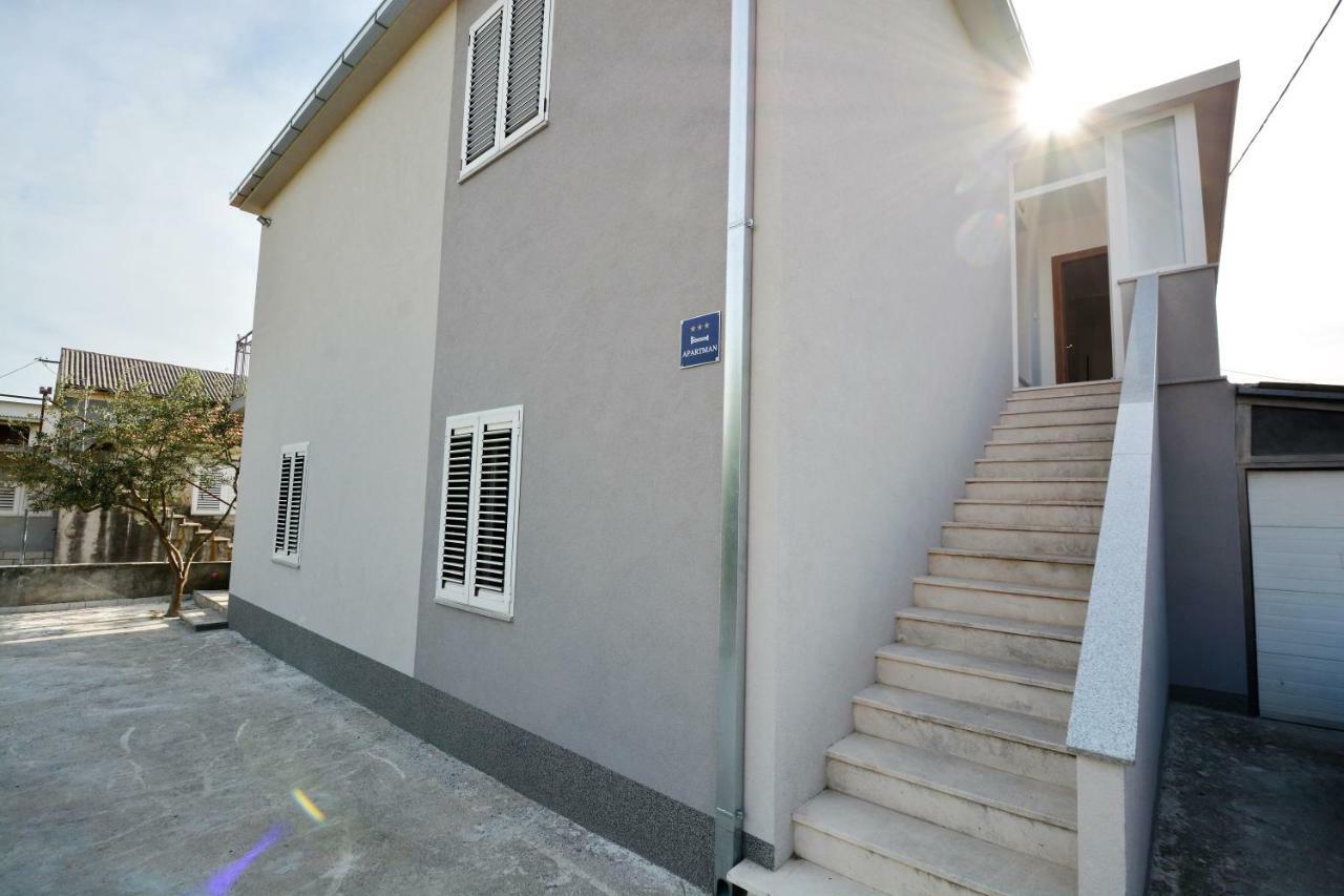 Apartment Lovre Kastela Exterior photo